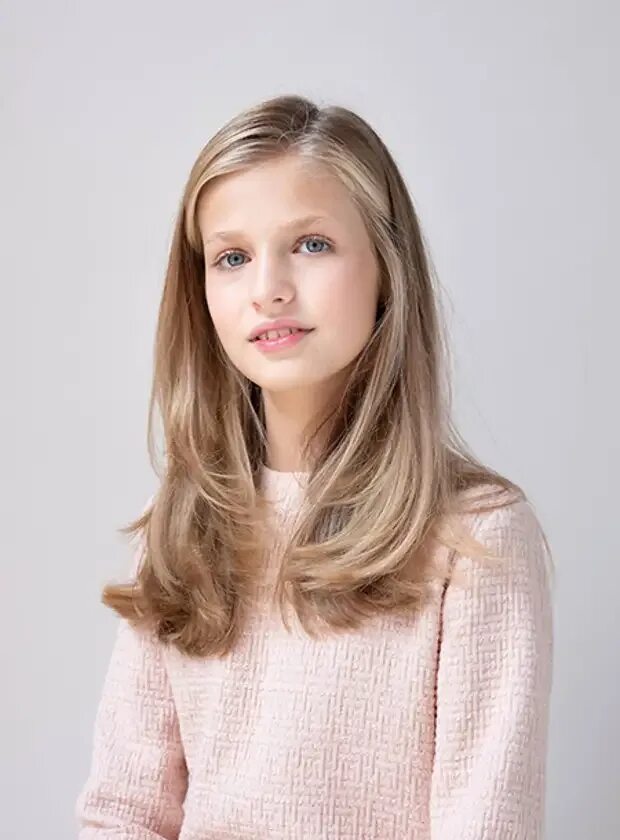 Принцессы испании леонор и софия в 2022. Королева испании софия 2021. Королевская семья испании королева летиция. Королева испании летиция и леонор. Принцесса испании леонор 2021.