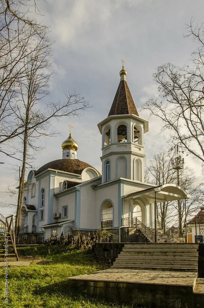 Свято-Троицкий храм горячий ключ. Храм Феодоровской Божьей матери горячий ключ. Горячий ключ Краснодарский край Церковь. Храм Феодоровской иконы Божией матери в горячем Ключе. Община краснодарский край