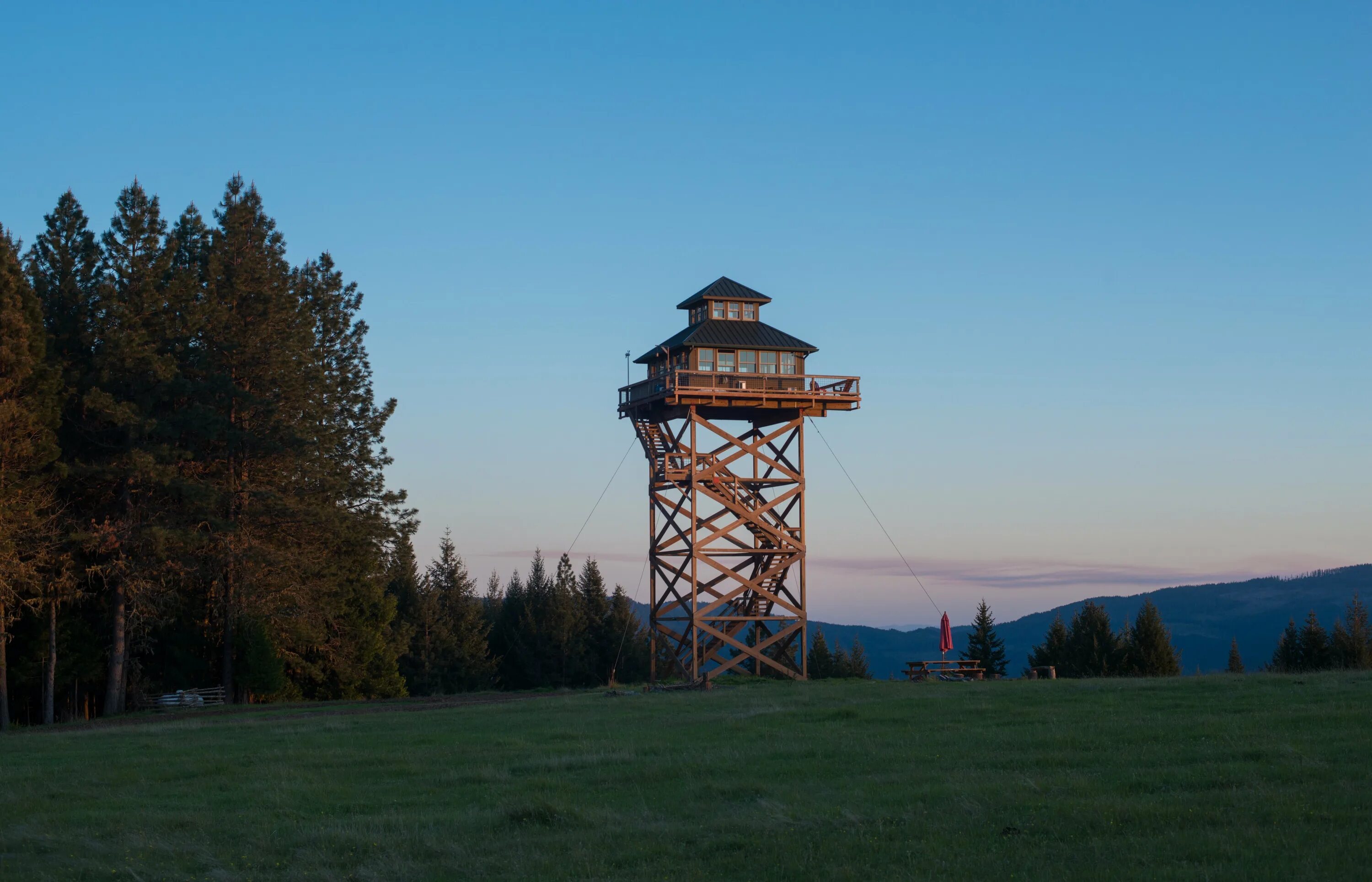Сказочная башня. Заброшенные руины. Башня в лесу. Малый борок заветное новгородская. Фэнтези арт дозорная башня.