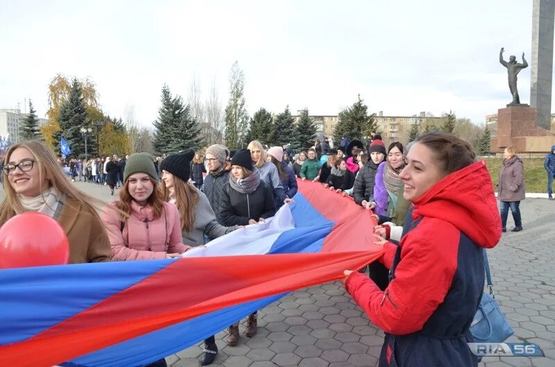 День народного единства Оренбург. День народного единства в городе Ясном Оренбургская область. Мост дружбы Оренбург. 4 декабря оренбург