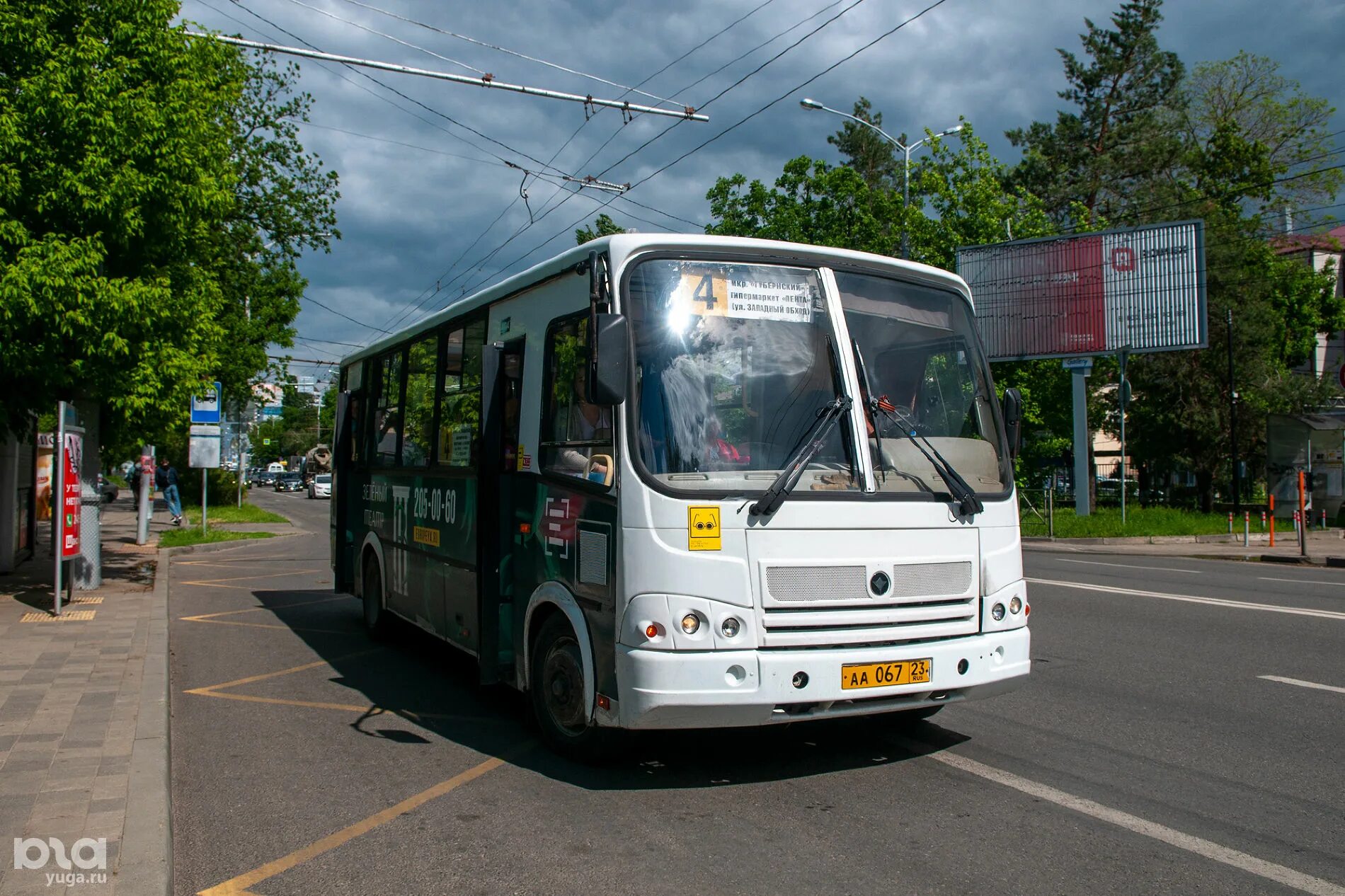 Номера автобусов в краснодаре. Маршрутный автобус. Автобус Краснодар. Автобус 4 Краснодар. Общественный транспорт Краснодара.
