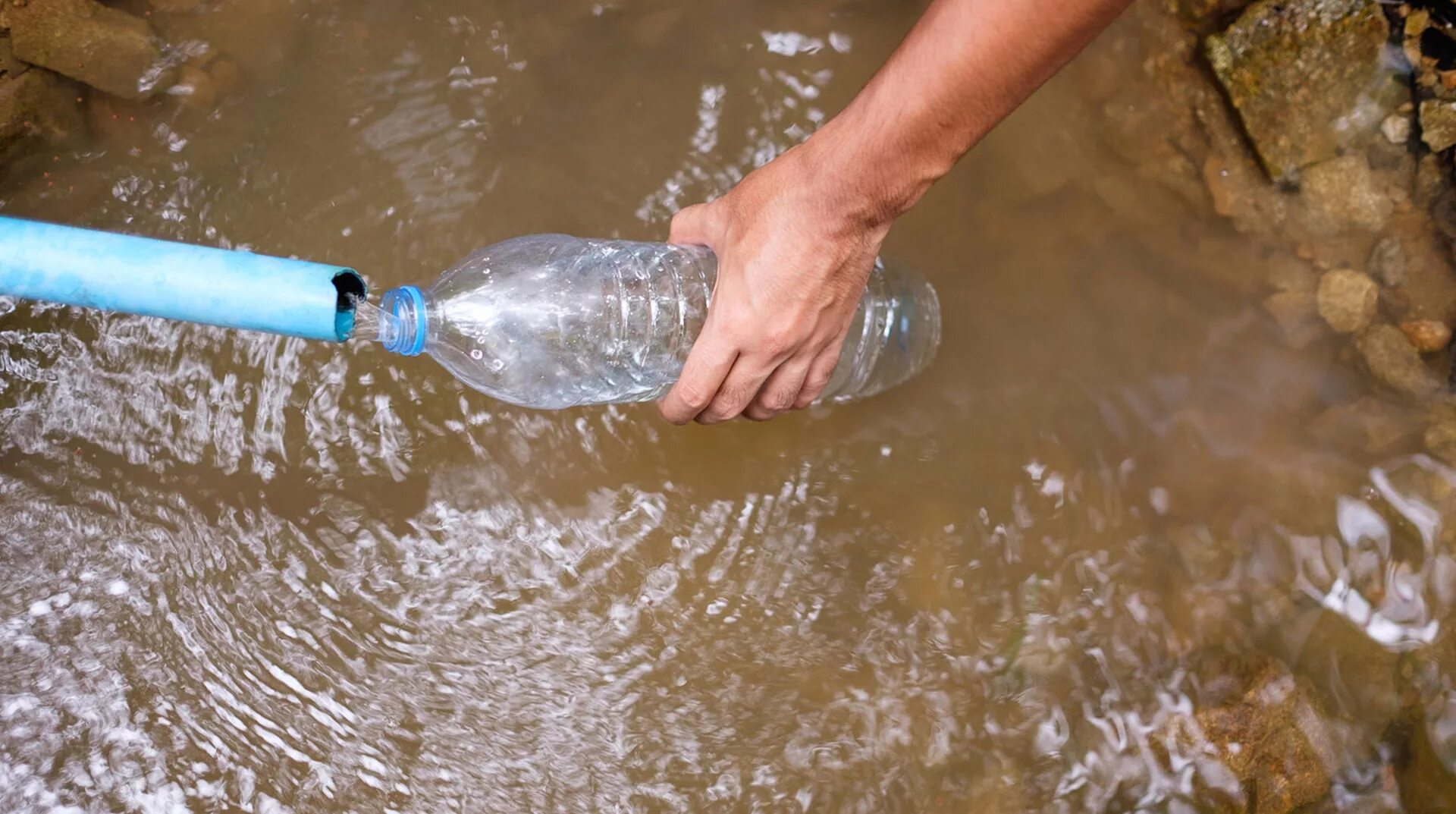 Качество воды родников. Чистая вода в половодье. Лазаревские Родники вода. Вода Родниковая КБР. Водяной он опасный водяной.