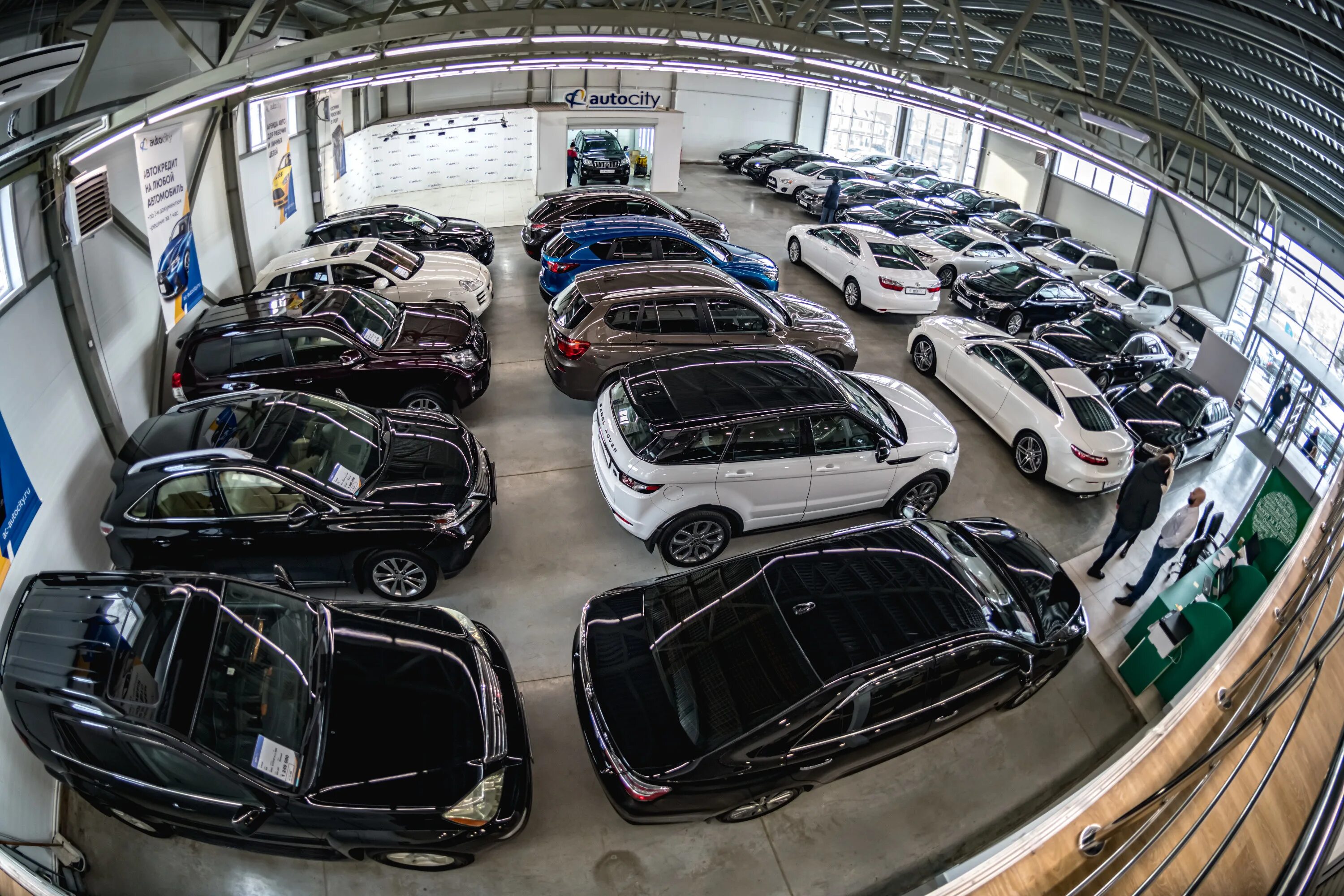 автомобили б у новосибирск. автомобили авторынок. машины авторынок. тойота камри 2. автобарахолка новосибирск на петухова.