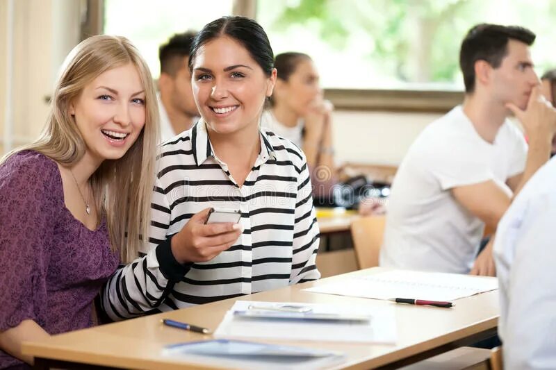 Have you friends in your class. Друзья в колледже. two friend student. two students are talking. student girls friends.
