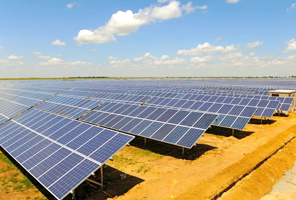 Солнечные области россии. Узбекистан солнечные батареи Солнечная энергия. СЭС Солнечная электростанция Дергачи. Фотоэлектрическая (Солнечная) станция мощностью 100 МВТ. Орловгайская Солнечная электростанция.
