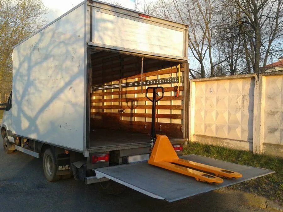 Перевезти 2 тонны. Газ-3302 с кму fassi. Кму чайка amco veba газ 3302. Грузоперевозки до москвы. Погрузка газели.