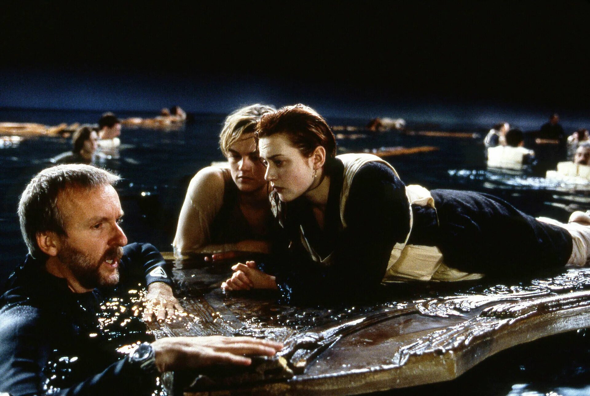 Главные роли титаника. Кейт Уинслет и Леонардо ди Каприо 1997. Титаник ди Каприо и Кейт Уинслет.