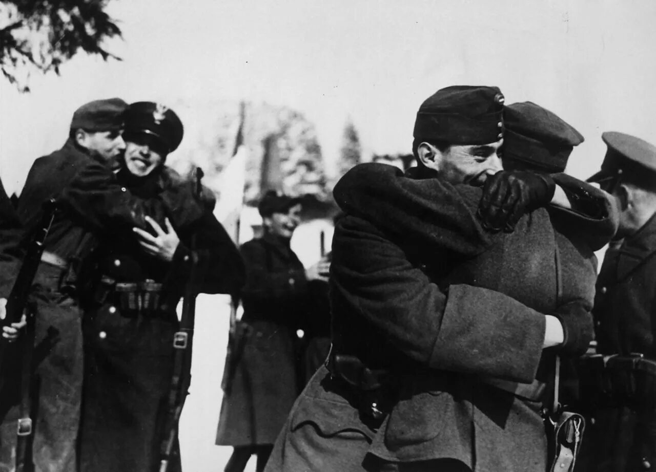 Немцы и поляки в Чехословакии 1938 фото. Солдат Чехословакии 1938. Германская оккупация Чехии 1939. Поляки в Чехословакии 1938.