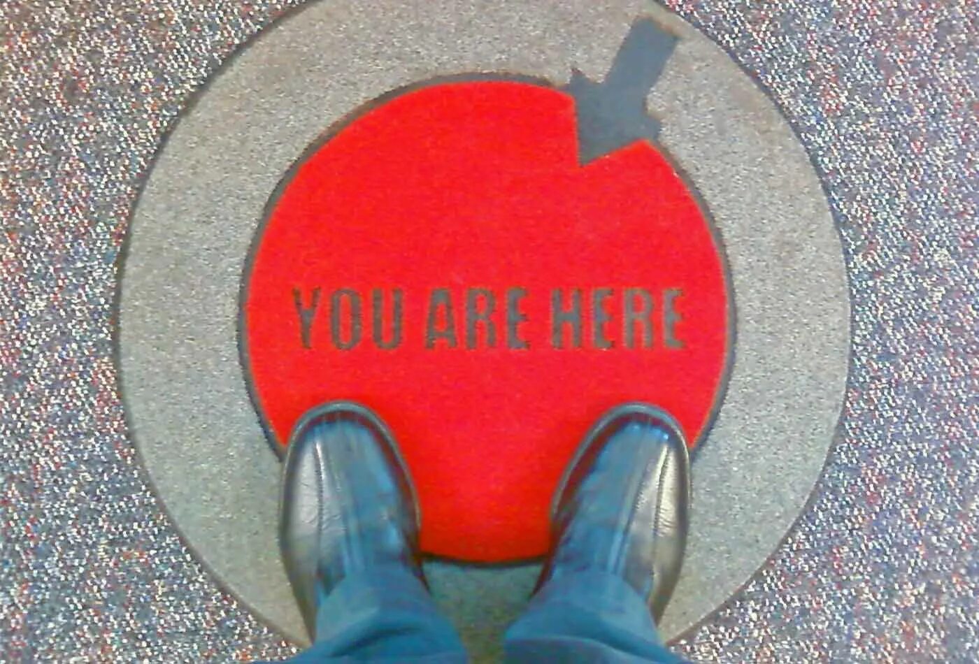 You are here сердце. Here. You are here картинка. Значок you are here. Здесь here