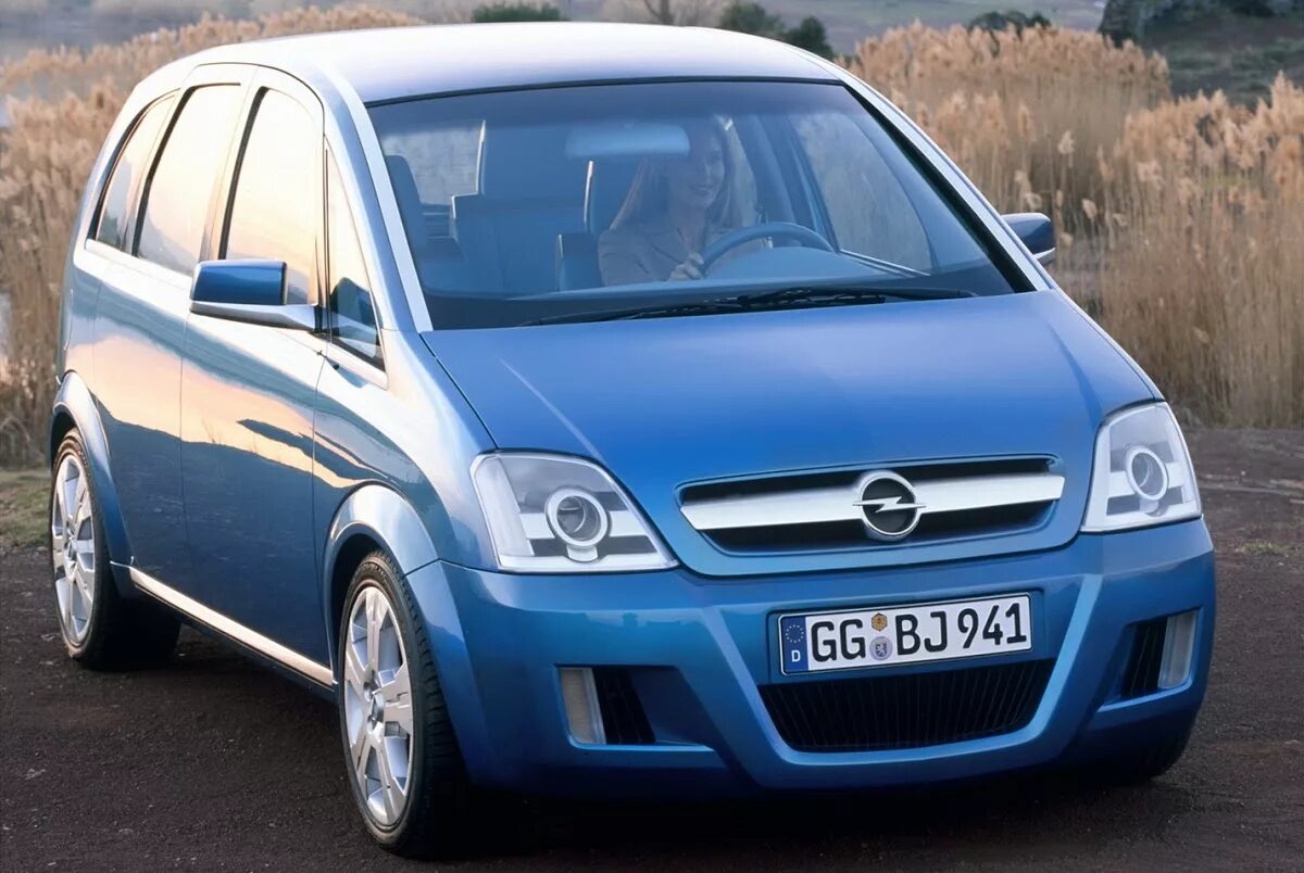 Марка опель фото. Opel concept m. opel zafira марка машины. м1 опель. опель большой.