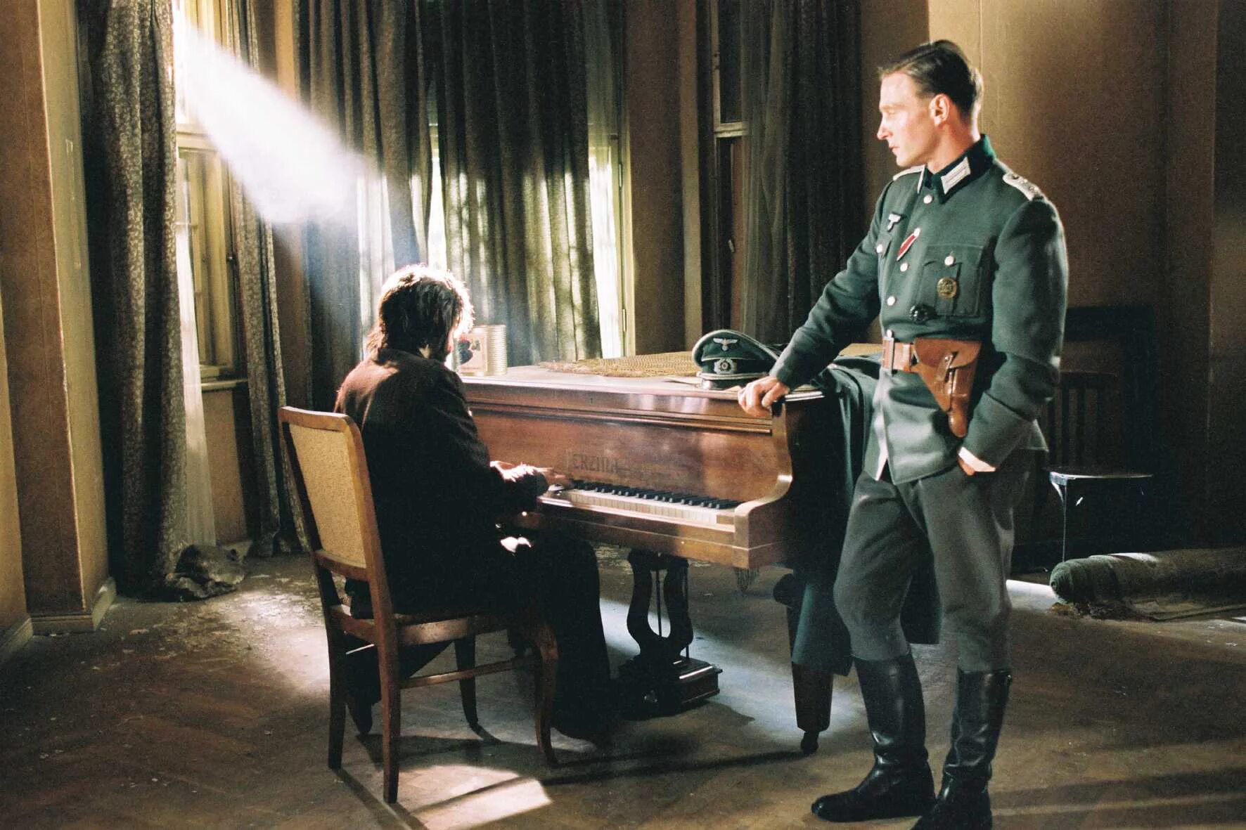 Мелодия на телефон из кинофильмов. Пианист / the Pianist (2002). Пианист 2002 Эдриан Броуди.