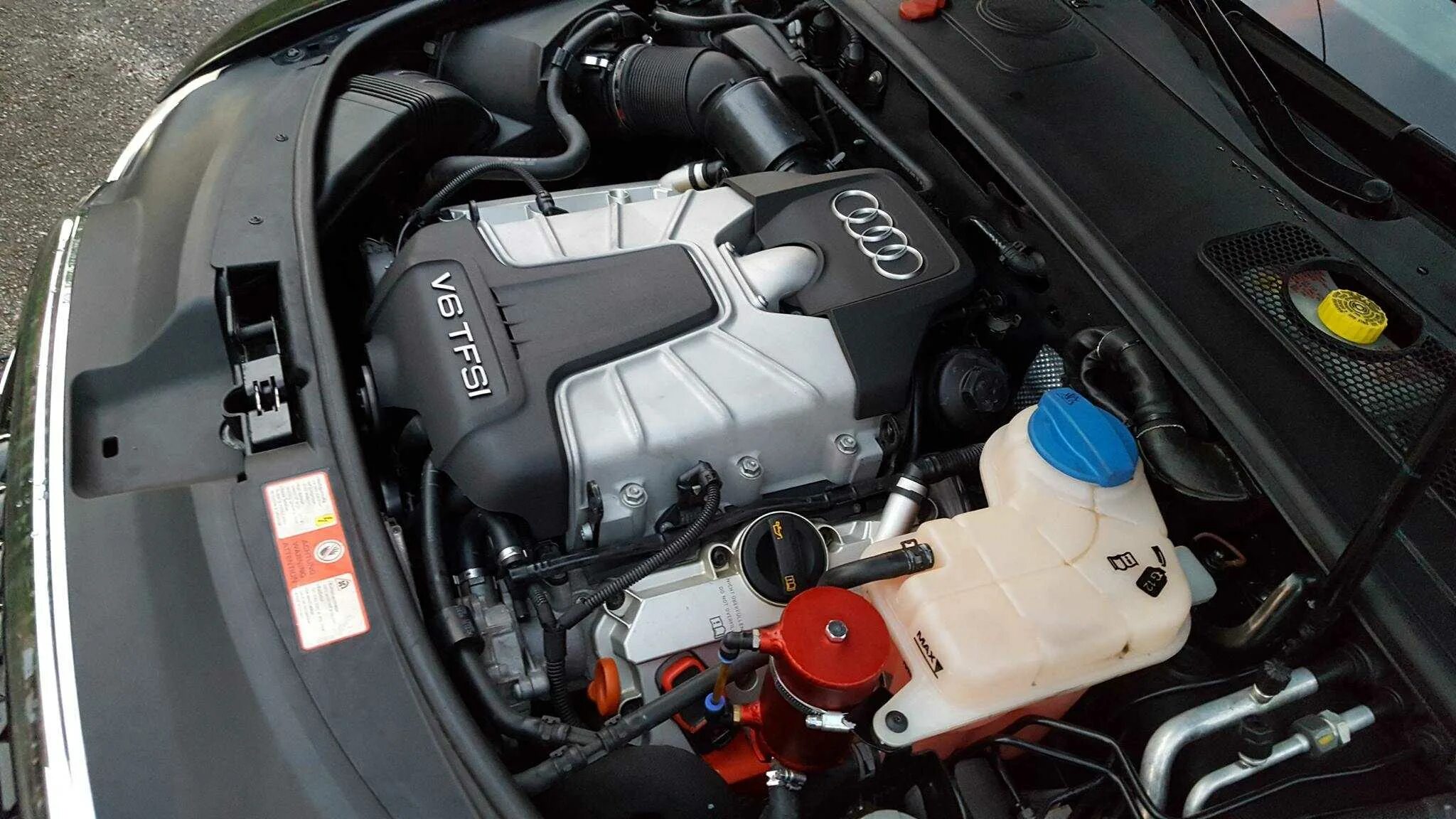 Ауди q5 какой двигатель. Audi 3.0 tfsi. audi a6 3.0 tfsi. ауди а6 компрессор 3.0. 3.0 tfsi мотор.