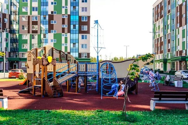 Янино центр. Ясно-янино жилой комплекс детская площадка. янино детская площадка. ясно янино детская площадка. жк ясный детская площадка.