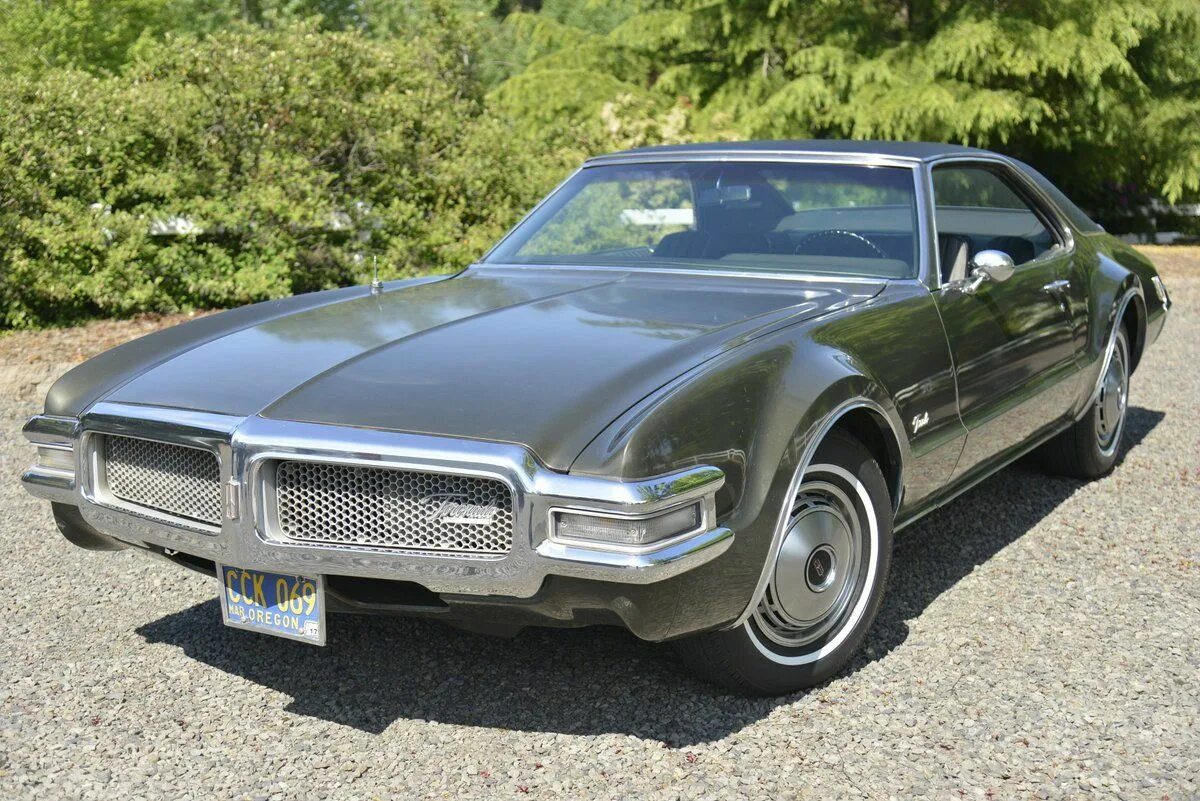 Олдсмобиль 1968. Oldsmobile Toronado 1968. Олдсмобиль Торнадо 1966. Олдсмобиль Торнадо 1968. Oldsmobile toronado