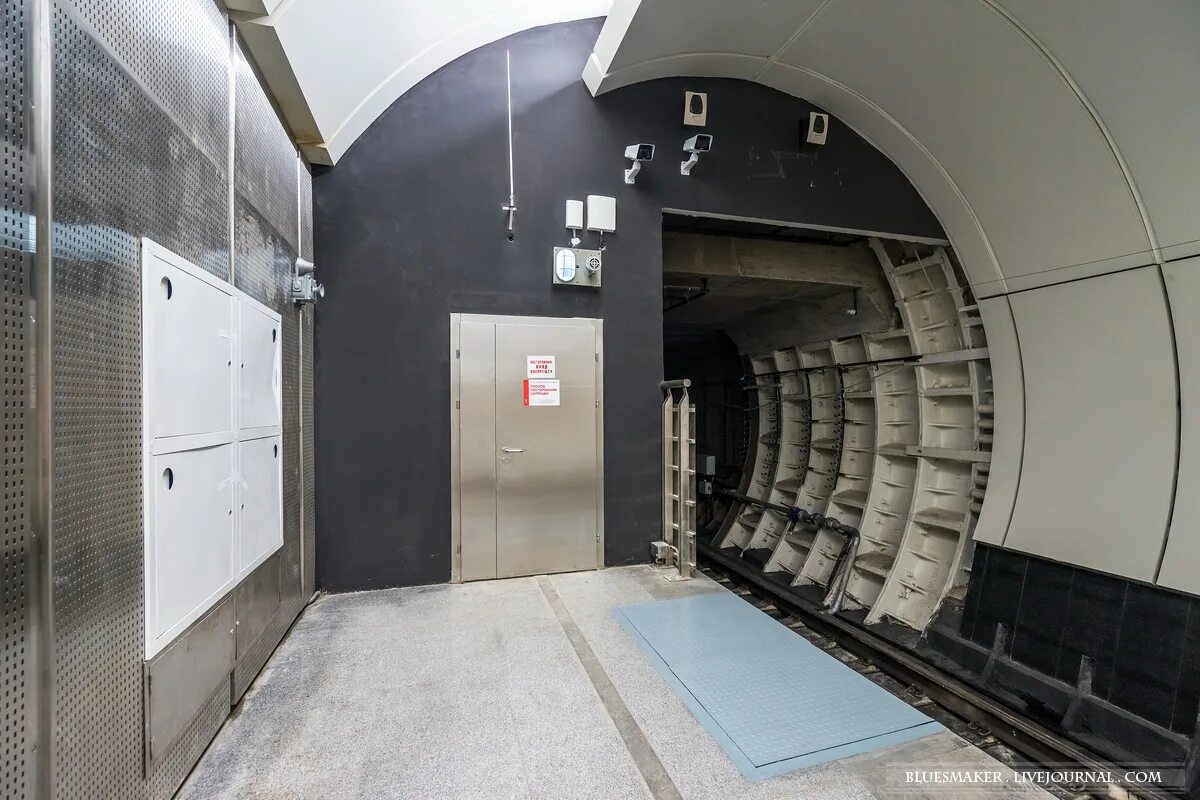 Стахановская станция в тумане. Озёрная (станция метро). Удельная (платформа, санкт-петербург). Метро спортивная санкт-петербург. Питер станция удельная жд.