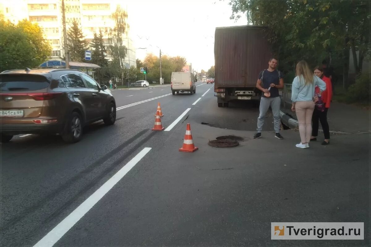 Чп тверь. Тверь проспект победы провалился асфальт. провал асфальта на проспекте победы в твери.