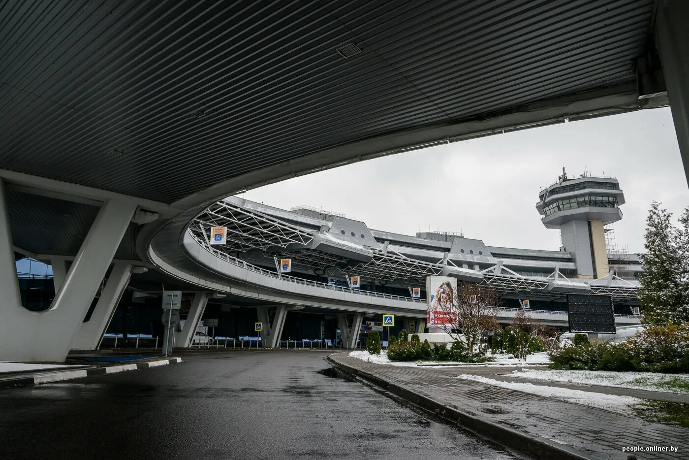 Аэропорт Минск внутри. Минск аэропорт зима. Национальный аэропорт Минск сейчас. Аэропорт Минск зимой.