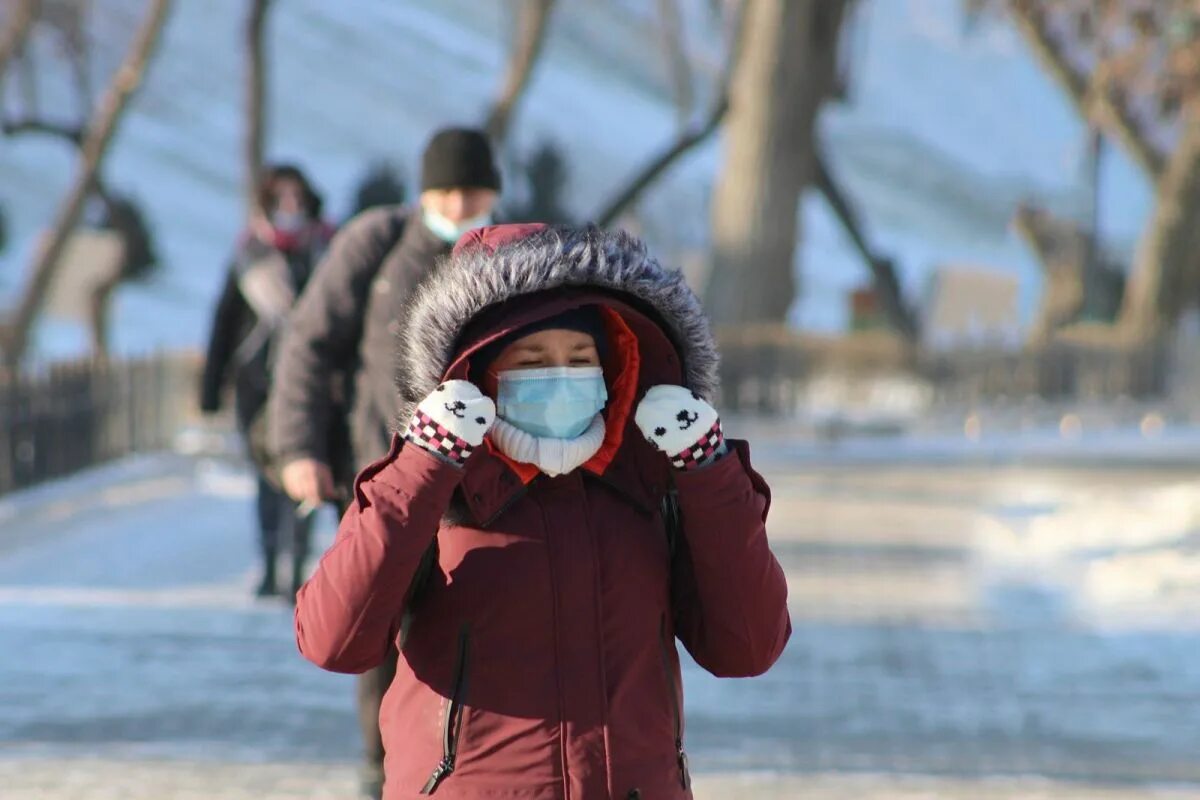 Сегодня был сильный мороз. Сильный Мороз в Астрахани. Мороз Арктический в Москве. Идут Морозы. Холод Астрахань.