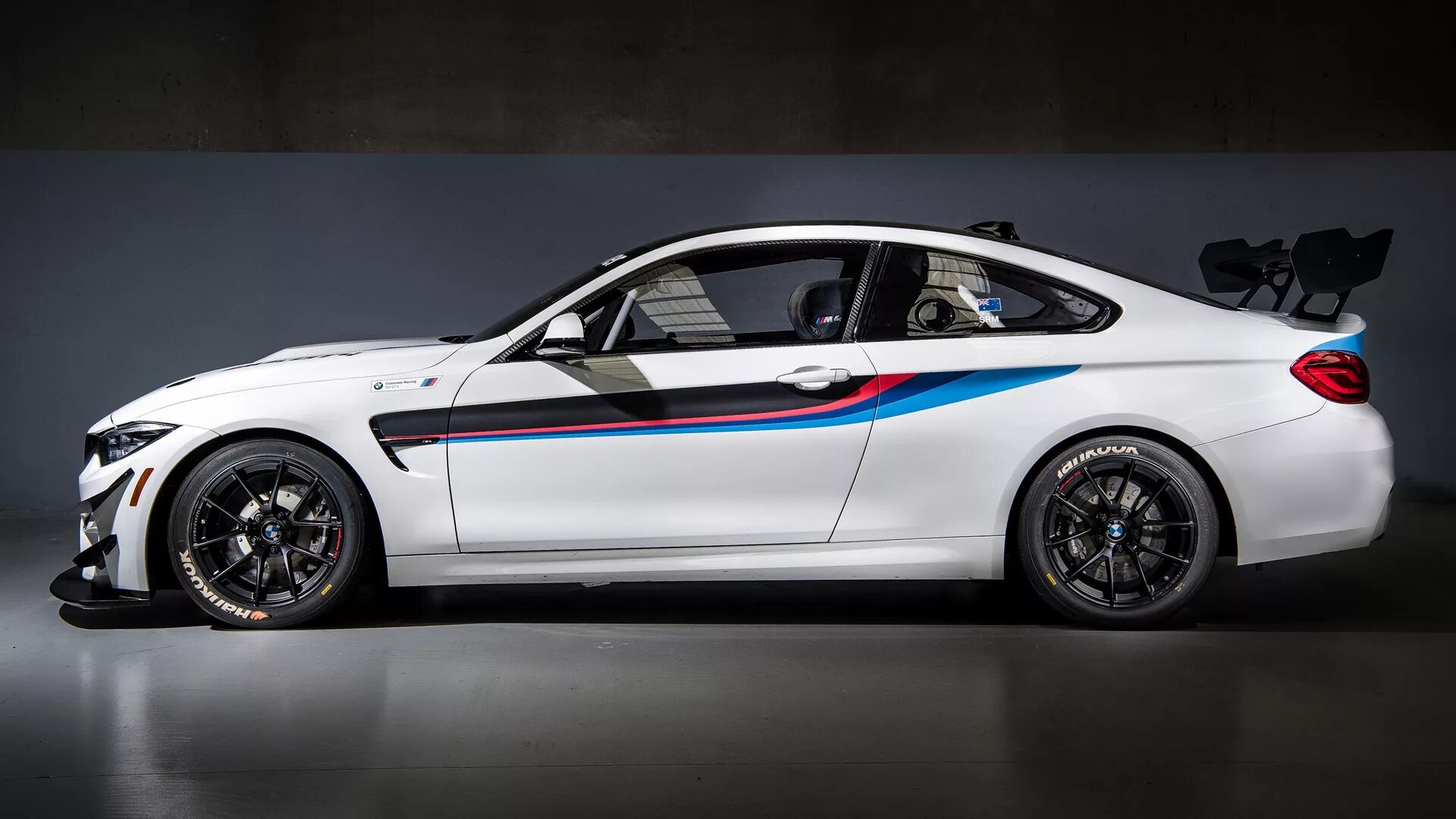 Bmw m sport pro. BMW m4 gt4. БМВ м4 Моторспорт. BMW m4 2018. BMW m4 gt4 2018.