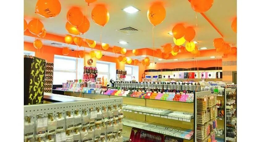 Ассортимент магазина ириск. Дубровка ногти рынок. Магазин ириск. Магазин ириск. Профмаркет.