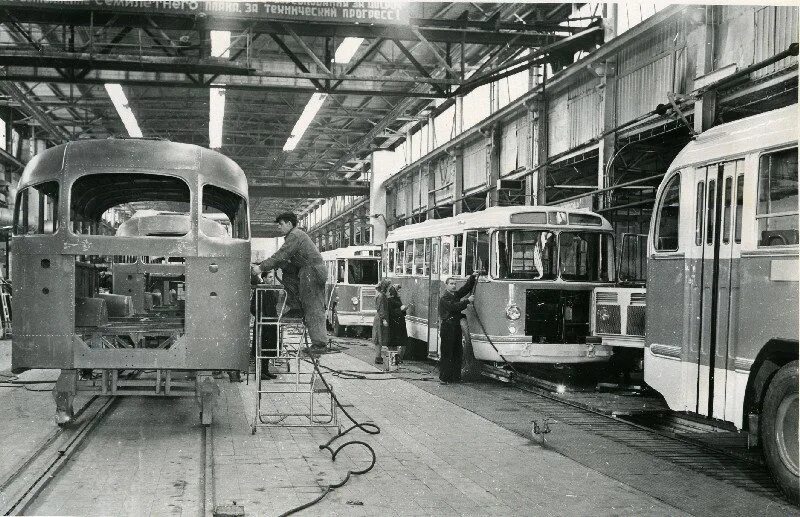 Автобус фабрика 8. Ликинский Автобусный завод. Ликинский завод автобус. Завод автобусов СССР. Тосненский Автобусный завод.