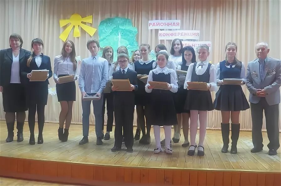 Заводская школа. Полотняный завод школа 2. Полотняно-заводская школа 1. Заводская средняя школа фотографии детей. Средняя школа полотняный завод.