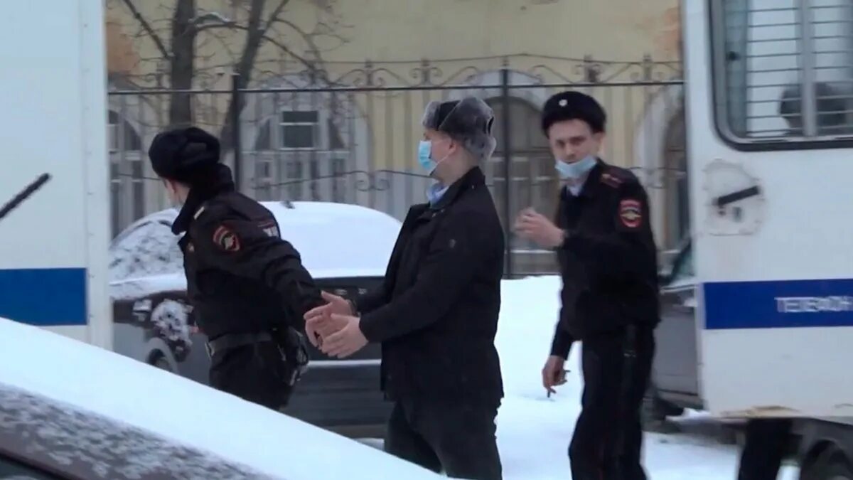 Задержание полицейского. Полиция России нападение. Нападение на сотрудника правоохранительных органов.