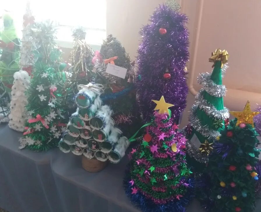 прошел конкурс новогодних поделок