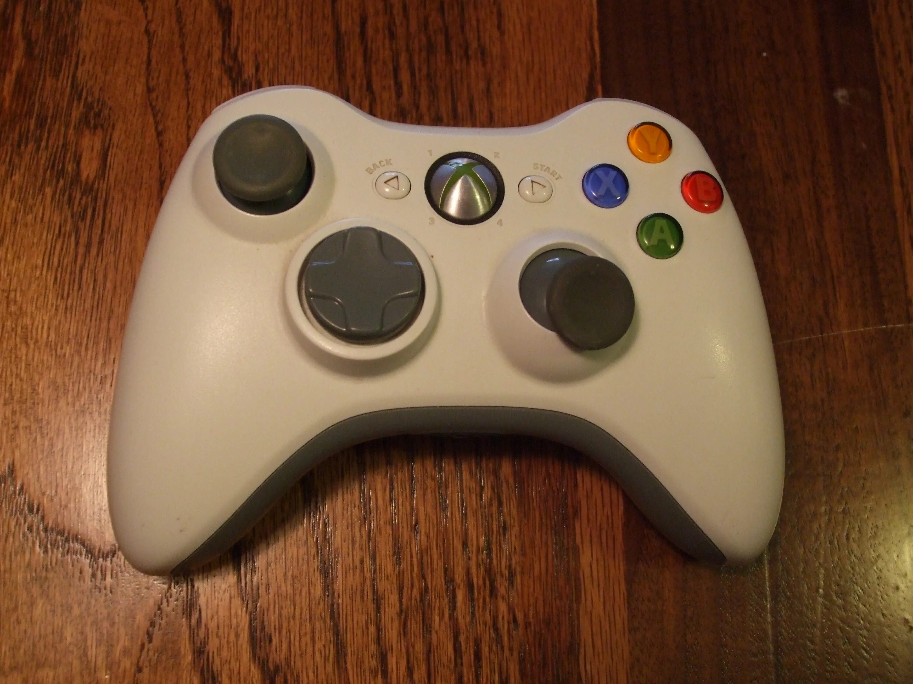 Хбох читы. Геймпад Xbox 360. Xbox 360 контроллер. Джойстик Икс бокс 360. Геймпад Xbox 360 х.