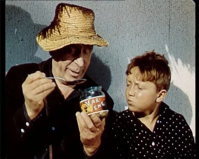 Мальчиш плохиш и буржуинство. Мальчиш плохиш буржуин. Мальчиш плохиш с орденом. Мальчиш кибальчиш буржуины. Мальчиш плохиш.