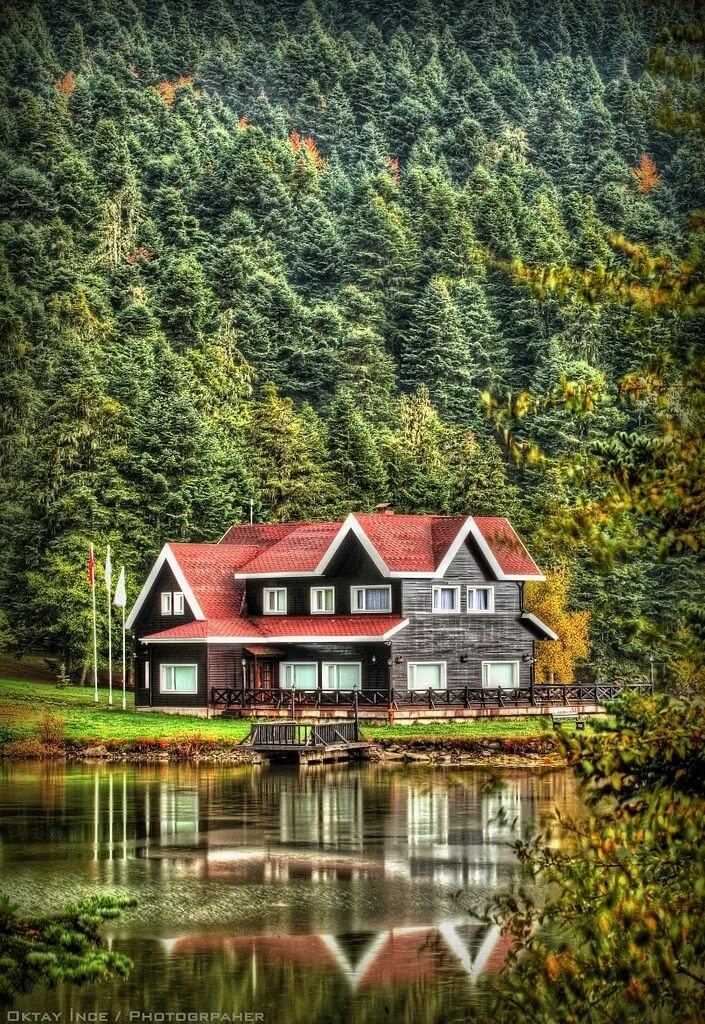 Осенний домик. Семья, дом. Американские загородные дома. Ev ve. Семья в домике.