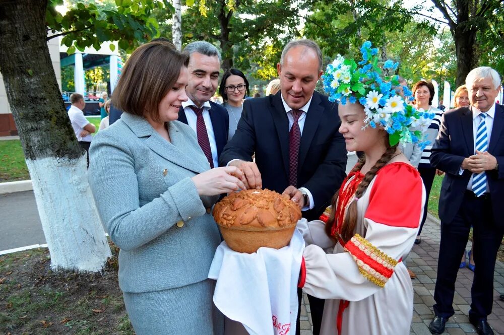 Работа мостовской краснодарский. Мостовской район отдел культуры. Мостовской мероприятия. Мостовская администрация.