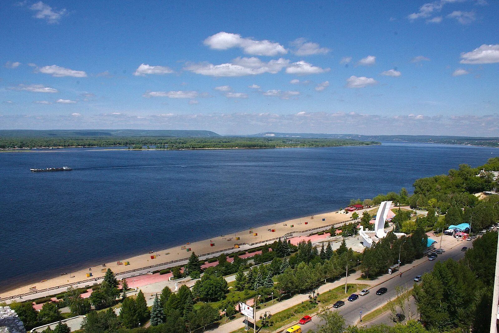 Правый берег реки волга. Река Волга Самара. Волга река Тольятти. Набережная реки Волга Самара. Самара набережная Волги.