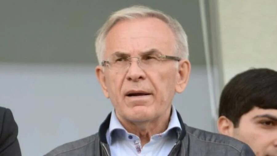 Гаджи гаджиев тренер. Венгалби и гаджи гаджиев. Гаджи гаджиев в казахстане. Гаджи гаджиев в казахстане. Гаджи гаджиев амкар.