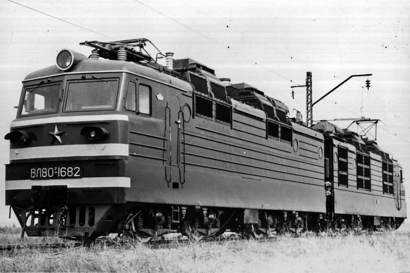 Электровоз вл80р. Вл80 электровоз. Локомотив вл 80. Вл80р.