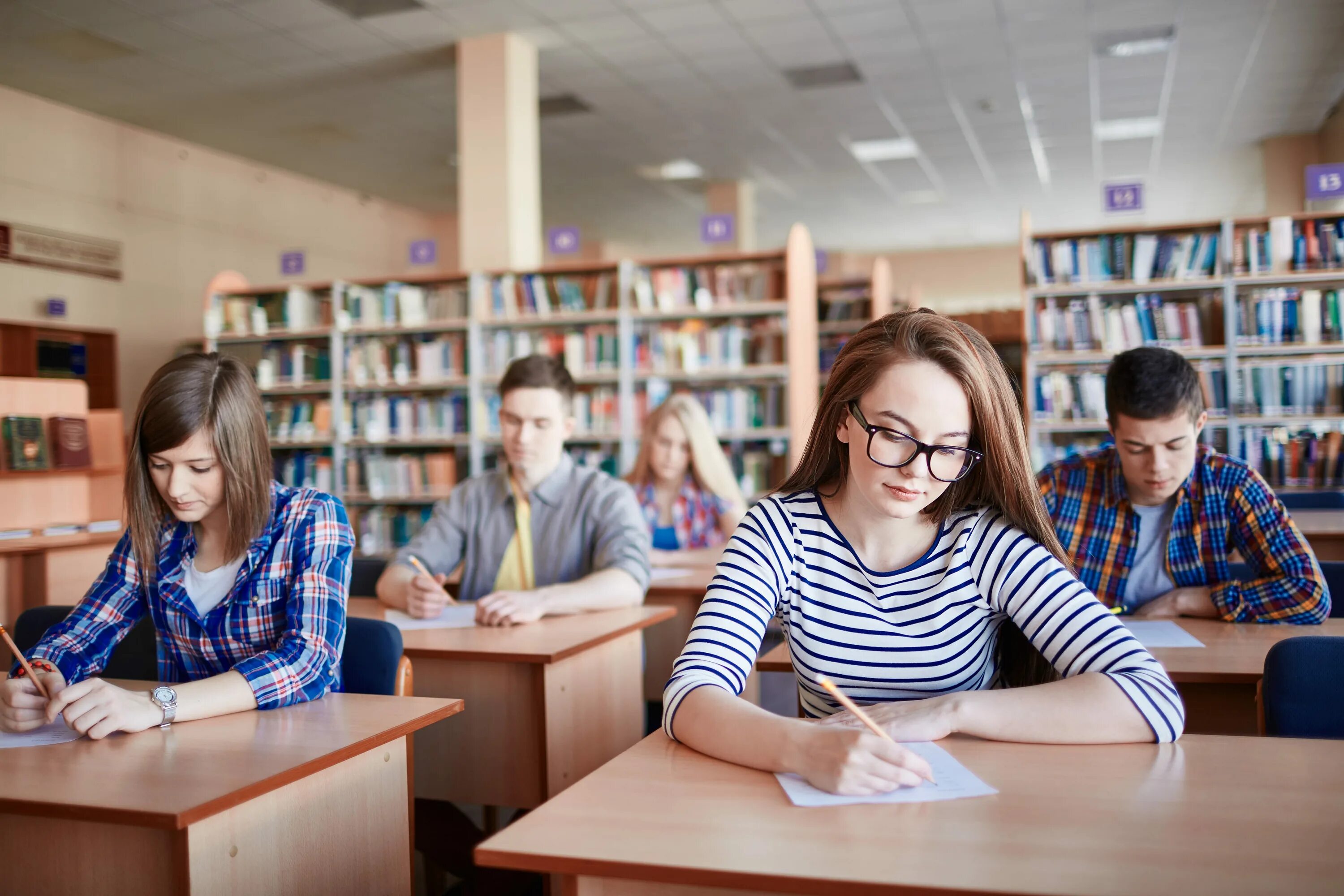 A Levels: Ealing, Hammersmith & West London College - imag. Flickr