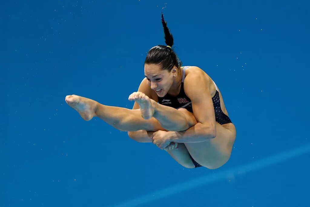 Emily Martin Diving. Прыжки в воду. Прыгуны в воду женщины. Женские прыжки в воду.