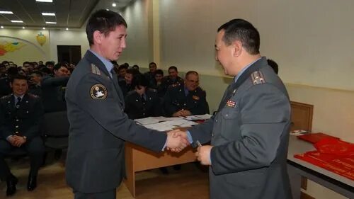 Курсы начальной военной подготовки. Школьники кыргызстана. Школьники захватили ровд в кыргызстане история 2008. Нвп. Школьники захватили ровд в кыргызстане история 2008.
