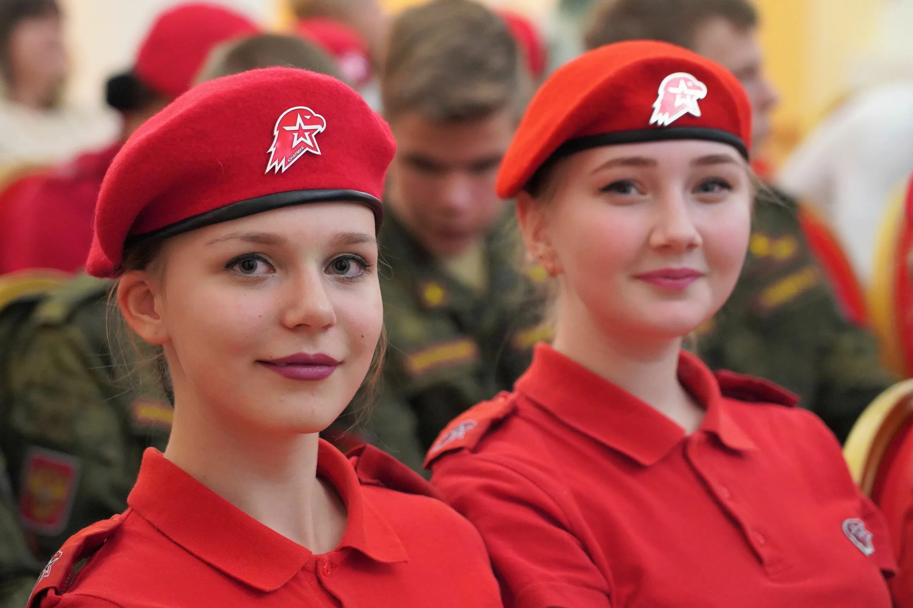 Берет Юнармия Красный с Кокардой - купить в интернет-магазине по низкой цене на 