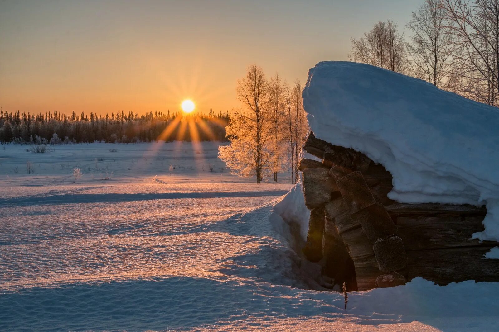 Умеренно холодная снежная зима и теплое лето. Canon 1.4 пейзаж. Lappland Wallpaper. Lappland обои.