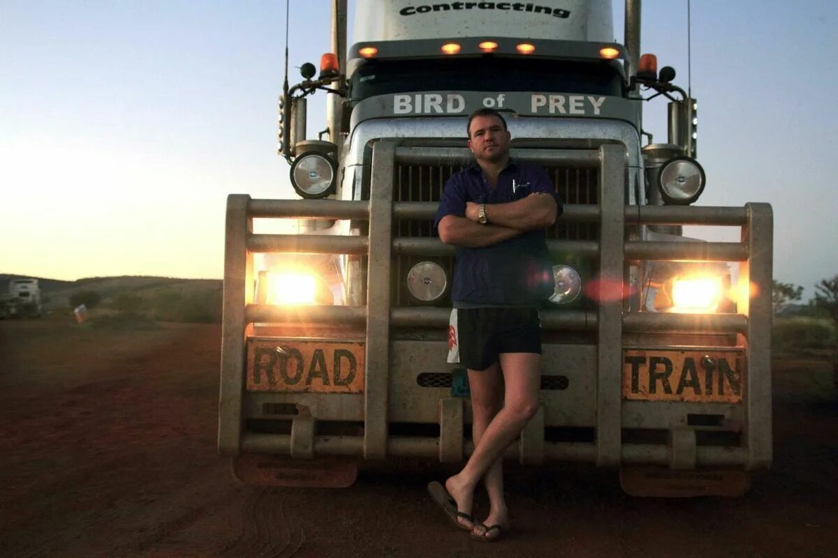 Выходи из грузовика. Реальные дальнобойщики Дискавери. Outback Truckers. Реальные дальнобойщики Австралии.
