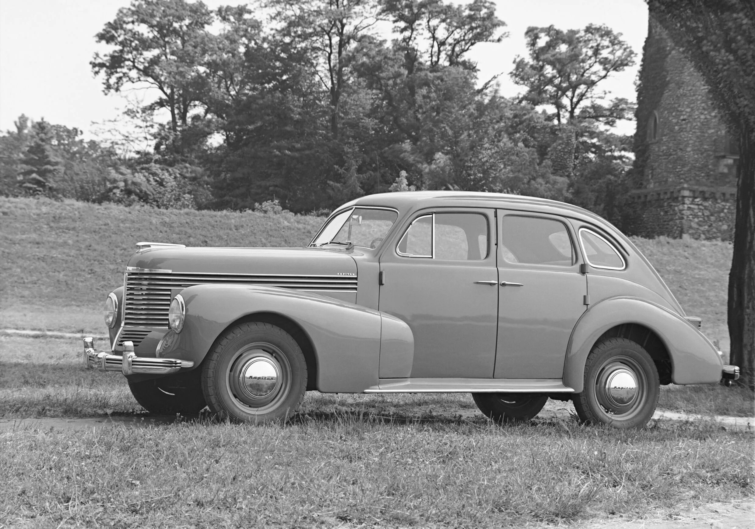 Первые немецкие автомобили. Opel Kapitan 1948. Опель кадет 1948. Опель кадет 1938. Opel Kadett 1937.