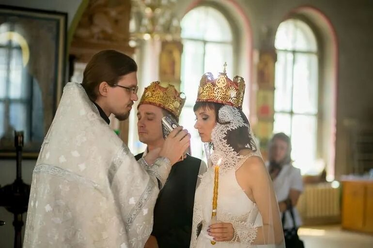 Участники венчания. Венчание. Венчание в церкви. Венчание в православном храме. Таинство венчания.
