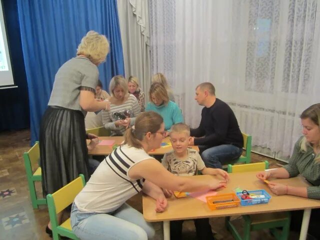 детское под реализацию. цветные вещи. магазин одежды для детей. пошив верхней детской одежды ижевск у завода пластмасс k. детский ассортимент одежды.