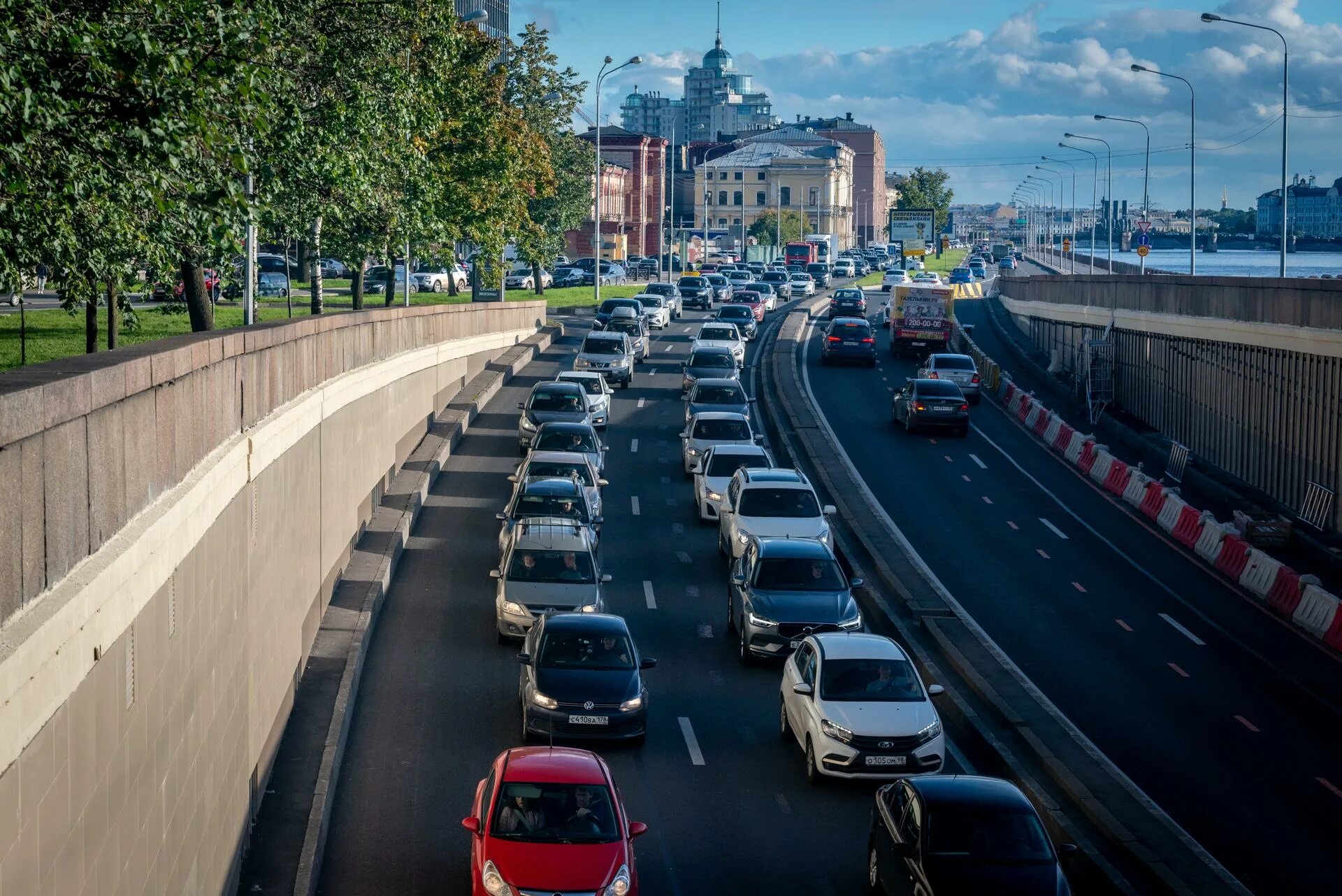 Питерская кольцевая автодорога. Дороги в питере. Невский проспект дорога сбоку. Хорошие дороги в петербурге. Дороги в питере сейчас.