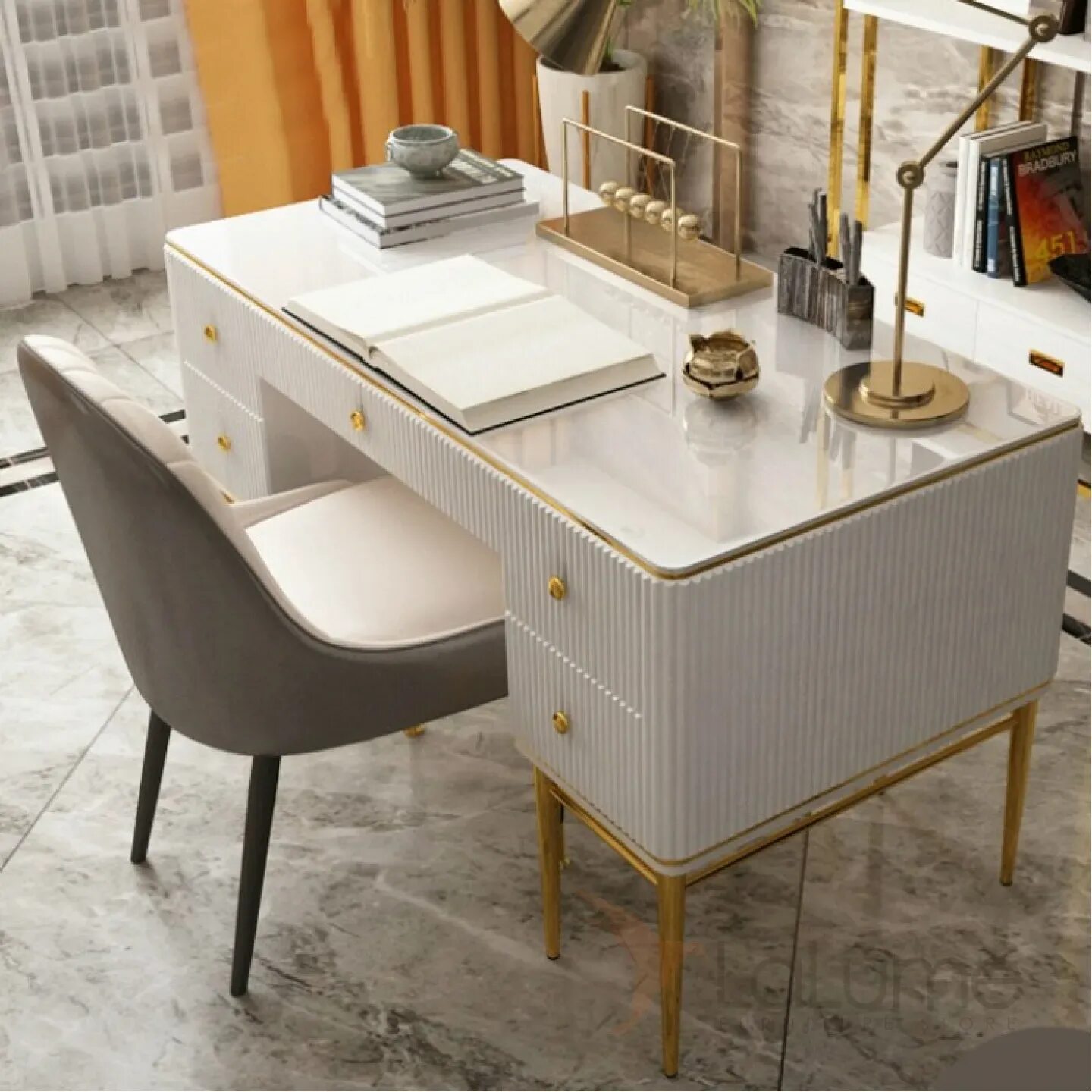 Crafted in a white lacquer finish, the modern office desk features a simplistic 