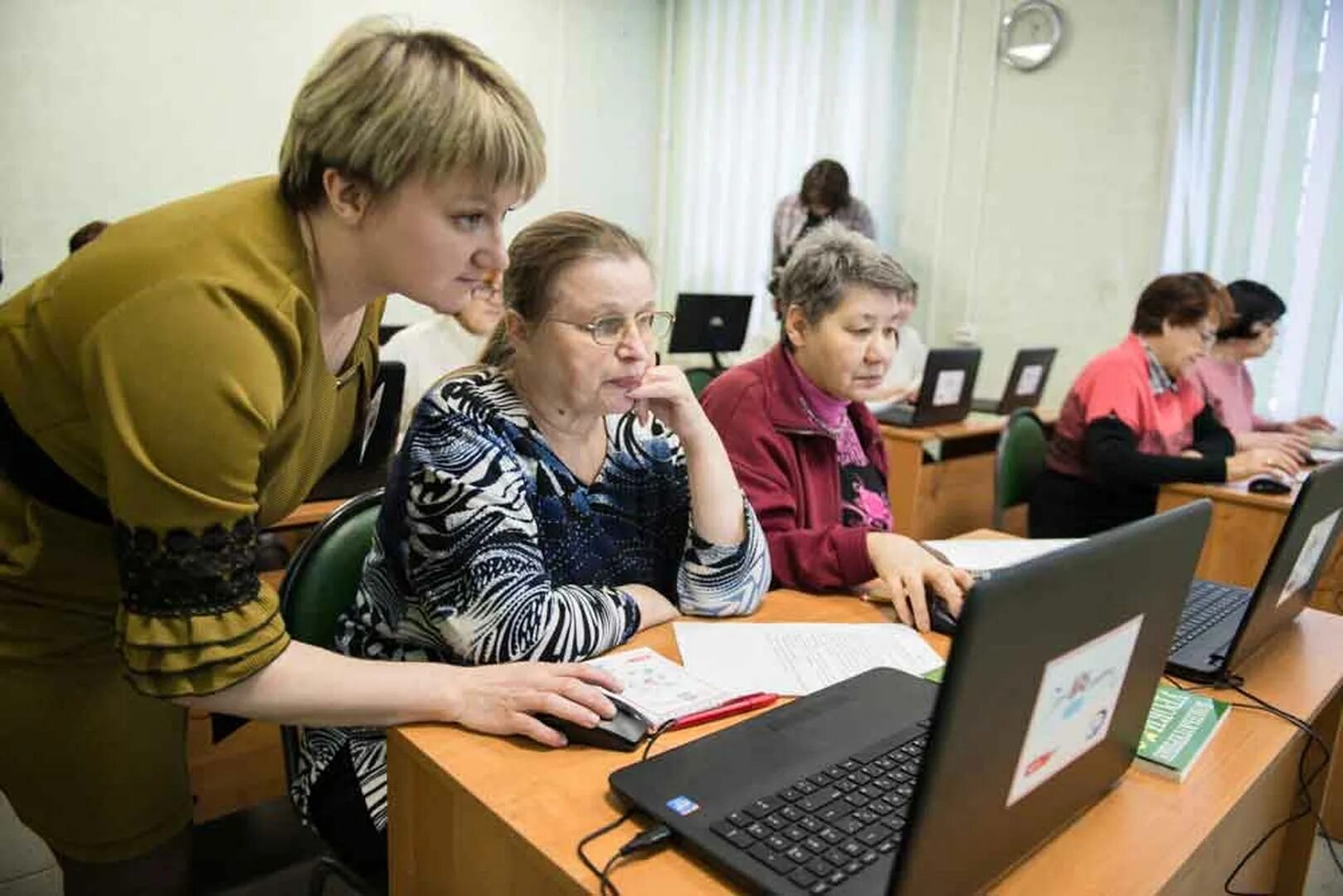 Министерство труда дагестан. Минтруд образование. Минтруд образование. Минтруд пензенской области сотрудники. Минтруд реестр обученных лиц по от.
