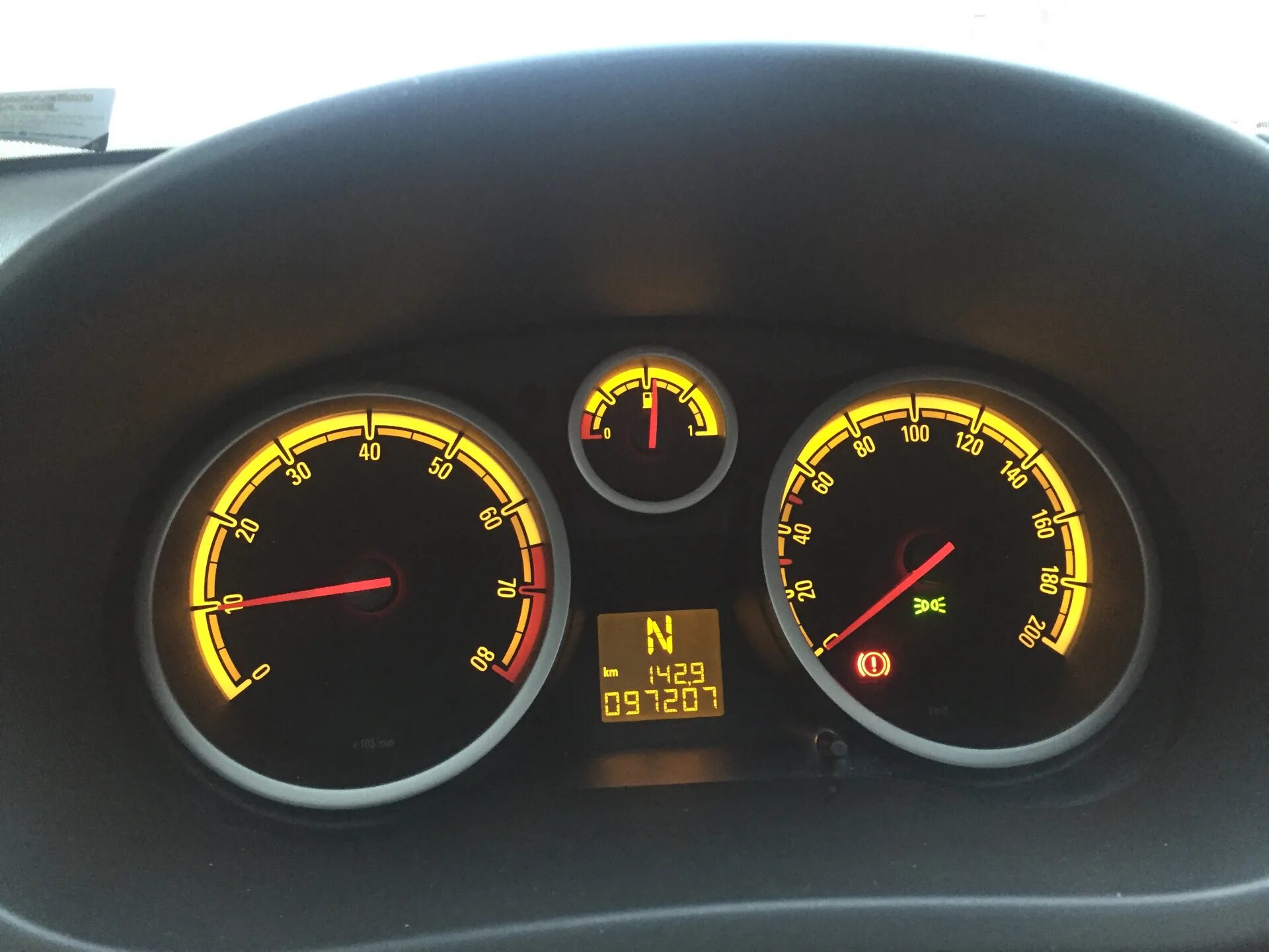 Расход опель корса 1. 2 автомат бензин. Opel corsa расход топлива. Opel corsa 2009. Расход опель корса 1.