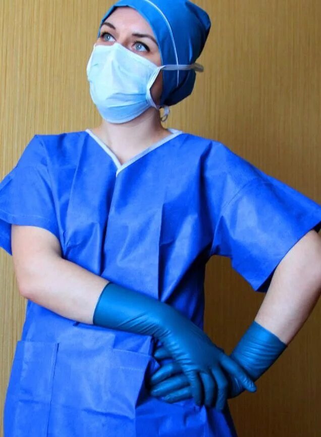 Медсестра в перчатках. Женщины в медицинских перчатках. Маски и перчатки. Девушка в медицинских перчатках. Перчатки медсестры.