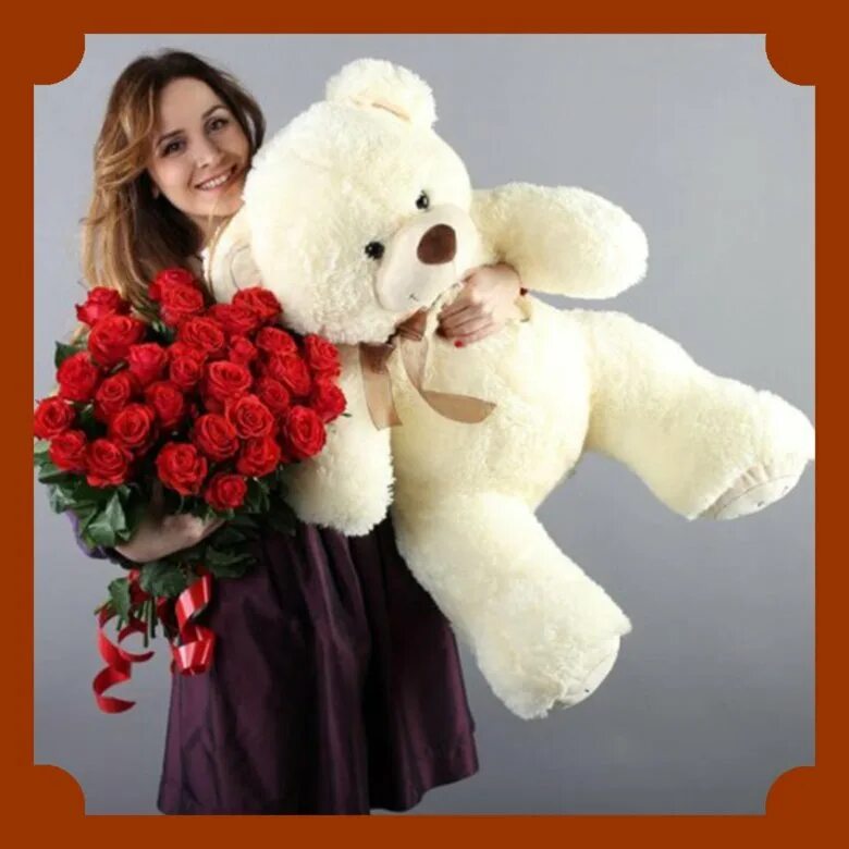 Плюшевый мишка в халате. Парень с мишкой. Мягкие игрушки большие медведи. Мягкая игрушка большая для парня. Девушка с мишкой.